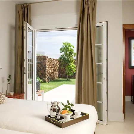 Villa Puerto Del Carmen Sleeps 7 With Air Con